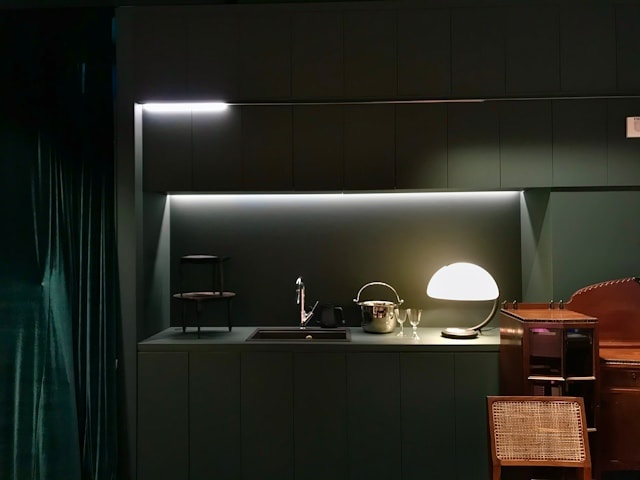 Under-cabinet glow is simple yet effective kitchen diner inspiration.